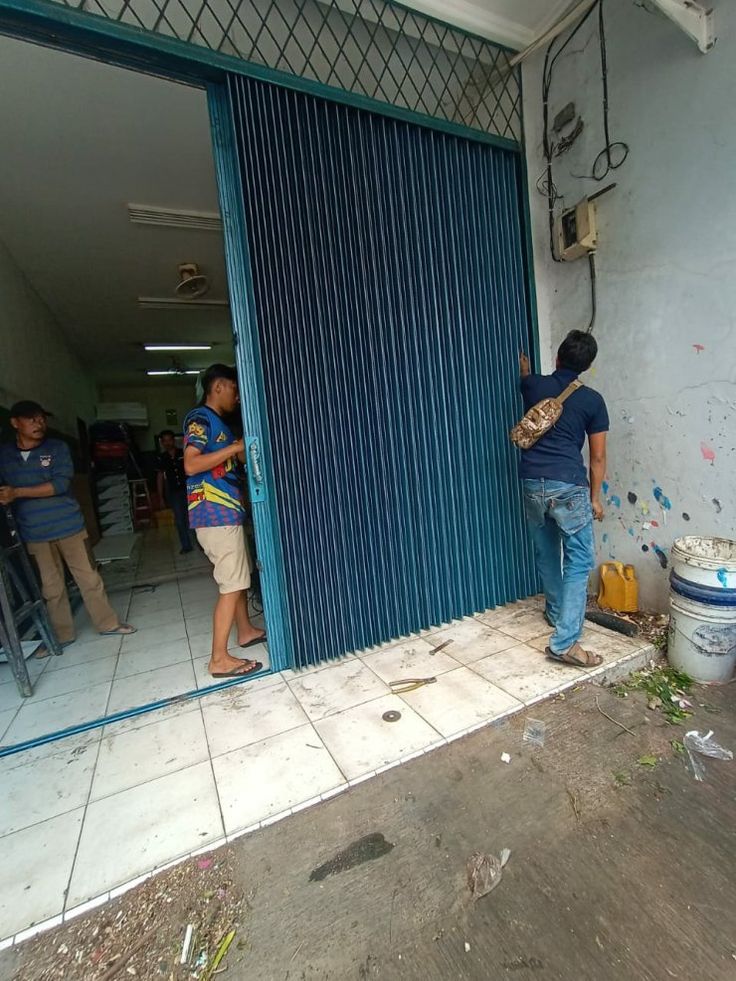 Folding Gate vs. Pintu Harmonika: Perbandingan dan Kelebihannya