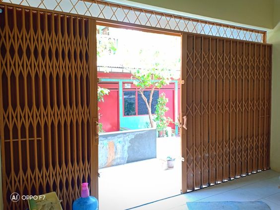 Pintu Geser Harmonika: Solusi Elegan untuk Ruangan yang Terbatas