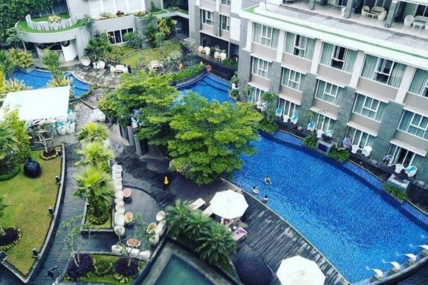 Nikmati Keindahan Bandung dengan Menginap di Hotel Berkolam Renang Air Hangat