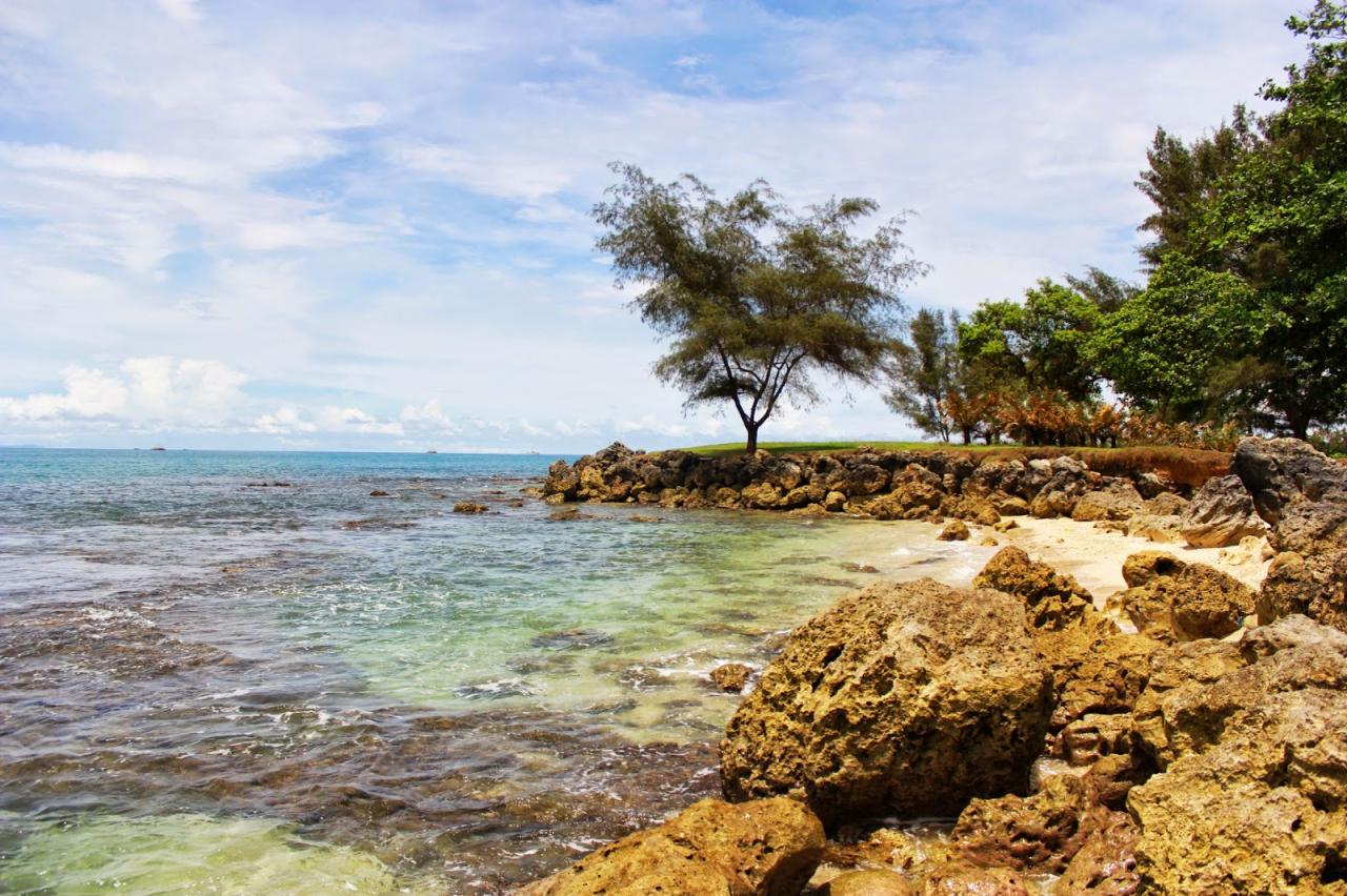 Pesona Pantai Carita Anyer, Liburan Tropis di Pesisir Barat Jawa